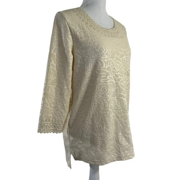 Hastings & Smith Cream Textured Rose Blouse Eyelet Trim Elegant Neutral Color - Picture 4 of 8